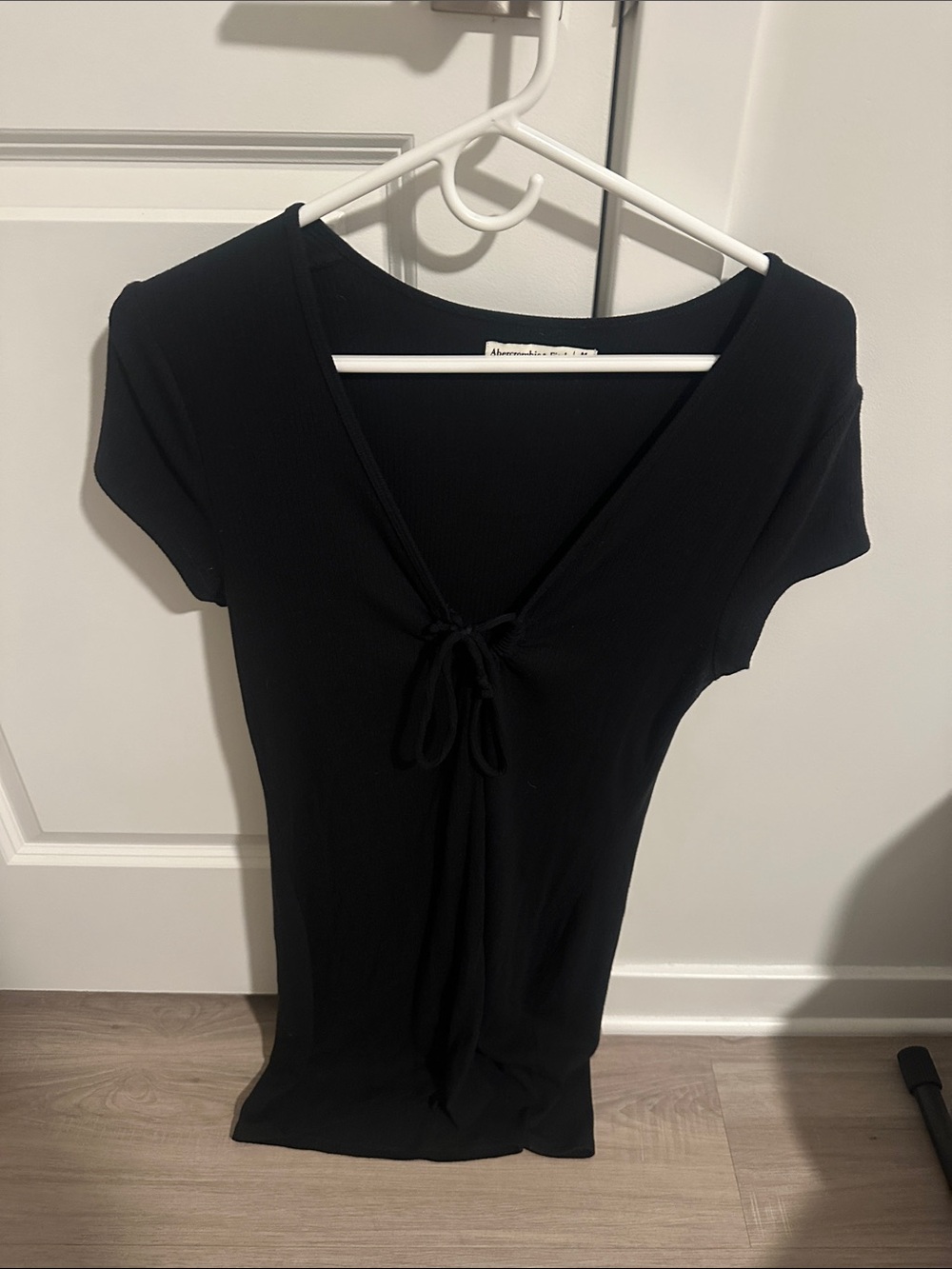 Abercrombie & Fitch Black Ribbed V-Neck Tie-Front